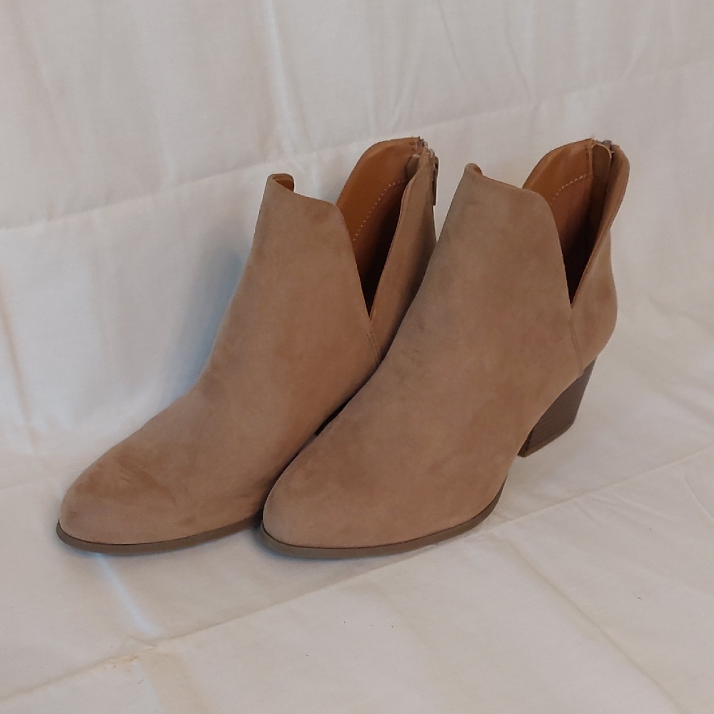 SO Tan Ankle Booties Minimalist Design